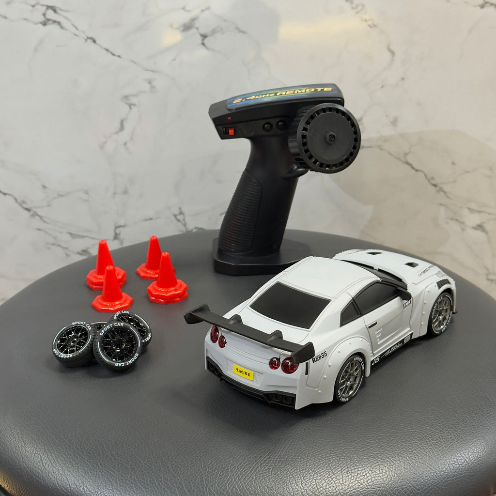 Porsche white Drift Car 1:24 Scale,2.4Ghz Remote Control,4WD,20Km/Hr Max Speed,2 Speed Modes,1 Batteries,Multicolour