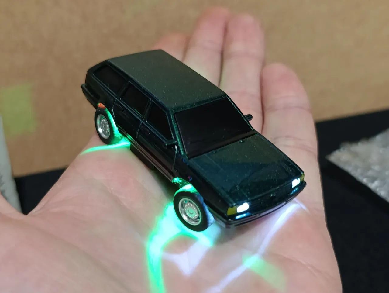 Red  Range Rover - 1:64 Mini Remote Control Car Alloy SUV Travel Model Desktop Indoor Play Gift